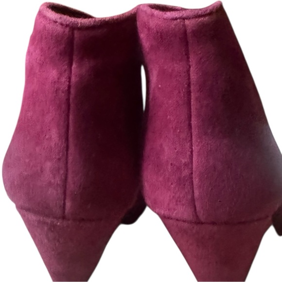 VINCE CAMUTO Mixen Burgundy Suede Leather Ankle Boots Booties Sz 8 - Picture 4 of 7